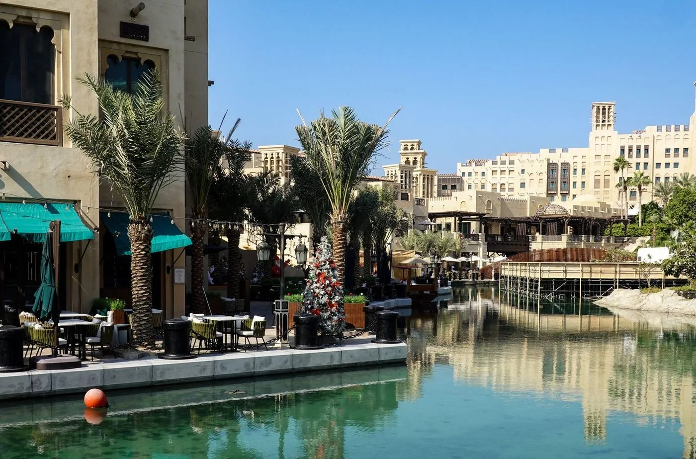 Dubai / Waterfront architecture